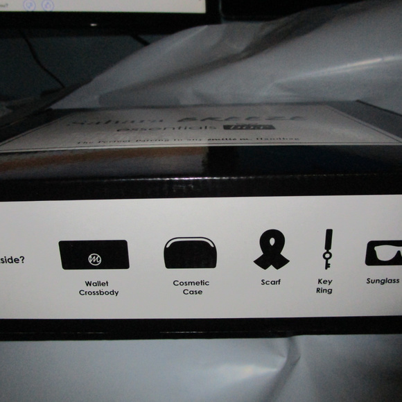 Emilie M. Sahara Breeze Essentials Gift Box - Picture 3 of 7